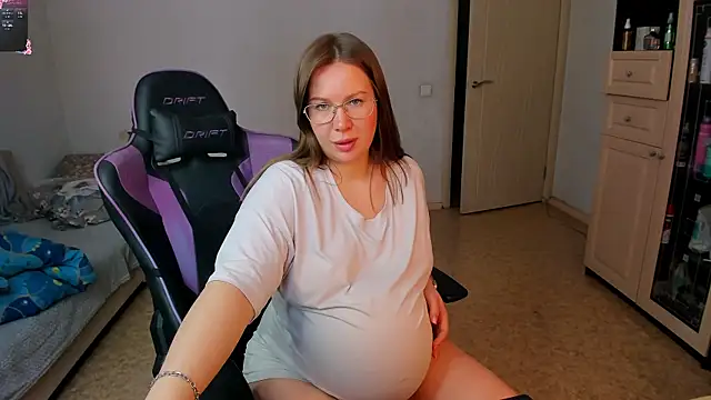 stella vestal online show from March 16, 2026, 5:44 am