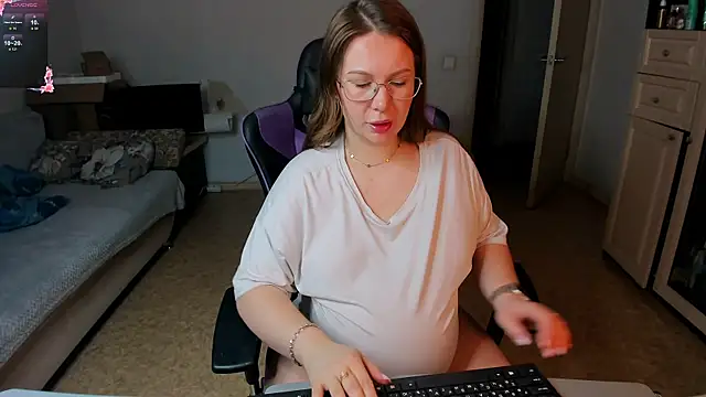 stella vestal online show from April 6, 2026, 4:32 am