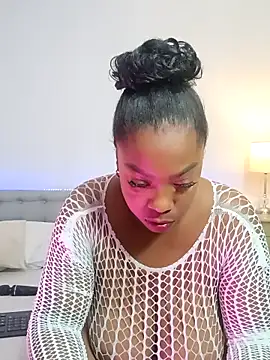 laqquishax online show from April 25, 2026, 3:42 am