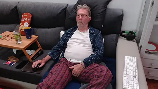 Nudelschwanz online show from March 9, 2025, 10:19 pm