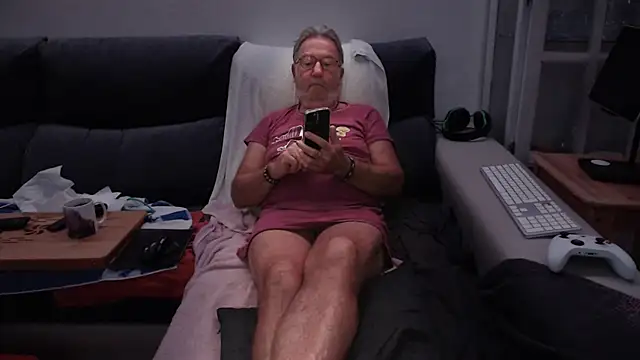 Nudelschwanz online show from September 29, 2025, 2:49 am