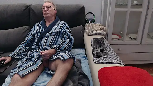 Nudelschwanz online show from February 14, 2026, 6:43 am