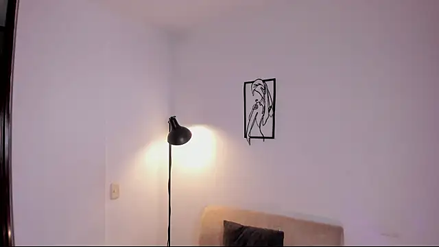 Amber  Davis online show from October 30, 2025, 9:04 pm