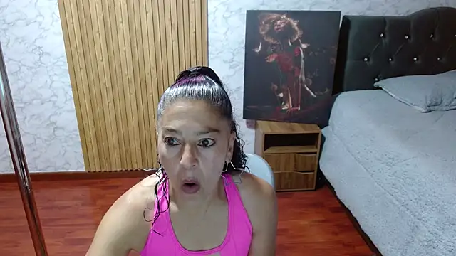 Anitta muscle online show from April 10, 2026, 8:57 pm