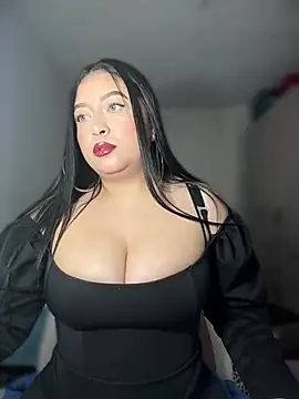 Snapshot of cami_ortiz__ chatting on January 1, 2025, 3:13 am cami ortiz   online show from January 1, 2025, 3:13 am