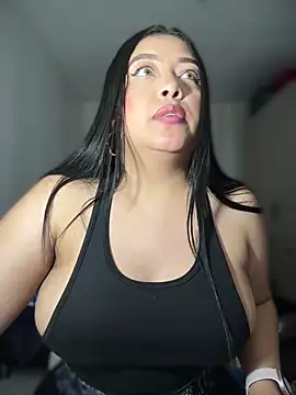 Snapshot of cami_ortiz__ chatting on January 17, 2025, 2:18 am cami ortiz   online show from January 17, 2025, 2:18 am
