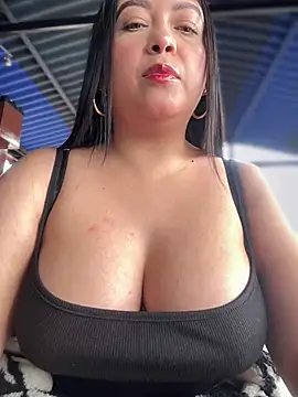 Snapshot of cami_ortiz__ chatting on February 14, 2025, 8:15 pm cami ortiz   online show from February 14, 2025, 8:15 pm