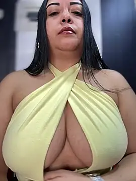 Snapshot of cami_ortiz__ chatting on February 18, 2025, 5:21 pm cami ortiz   online show from February 18, 2025, 5:21 pm