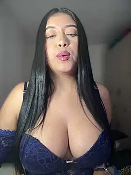 Snapshot of cami_ortiz__ chatting on March 6, 2025, 6:19 am cami ortiz   online show from March 6, 2025, 6:19 am