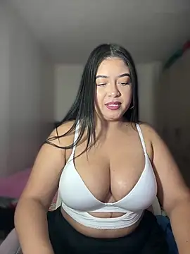 Snapshot of cami_ortiz__ chatting on March 15, 2025, 3:29 am cami ortiz   online show from March 15, 2025, 3:29 am