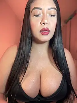 Snapshot of cami_ortiz__ chatting on September 25, 2025, 5:00 am cami ortiz   online show from September 25, 2025, 5:00 am