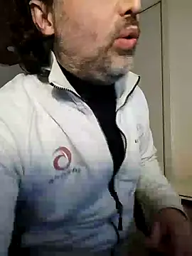 Snapshot of woww791 chatting on February 4, 2025, 6:49 pm woww791 online show from February 4, 2025, 6:49 pm