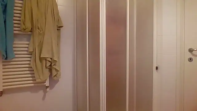 Snapshot of woww791 chatting on September 13, 2025, 3:34 pm woww791 online show from September 13, 2025, 3:34 pm