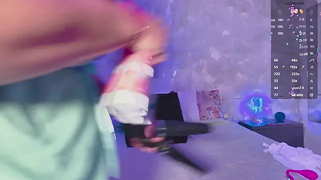 emmajohnss online show from April 5, 2026, 3:47 am