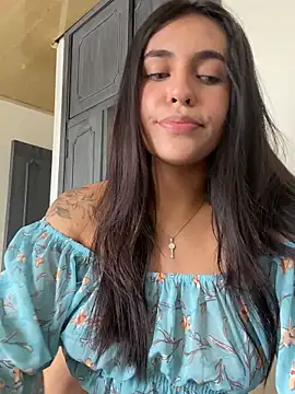 DaphneUwu online show from February 8, 2025, 4:36 pm