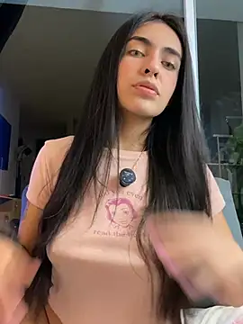 DaphneUwu online show from June 14, 2026, 2:24 am