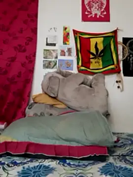 cosmicwind online show from December 5, 2024, 7:17 pm