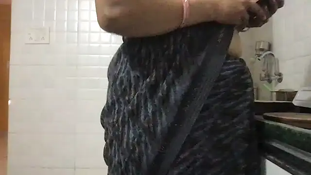 Riyasingh9 online show from January 31, 2025, 4:03 am