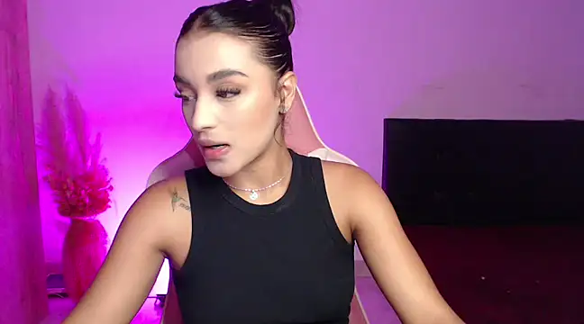 Snapshot of GiltRosebush chatting on December 3, 2024, 8:39 pm GiltRosebush online show from December 3, 2024, 8:39 pm