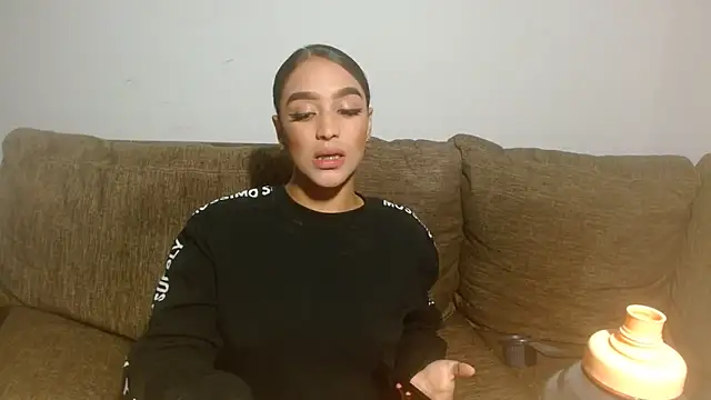 Snapshot of GiltRosebush chatting on February 24, 2026, 8:51 pm GiltRosebush online show from February 24, 2026, 8:51 pm