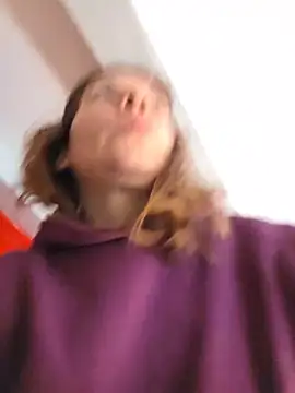 Lina lou4 online show from March 15, 2026, 9:04 am