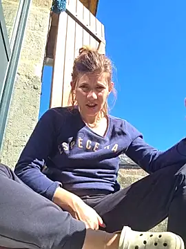 Lina lou4 online show from March 18, 2026, 12:19 pm