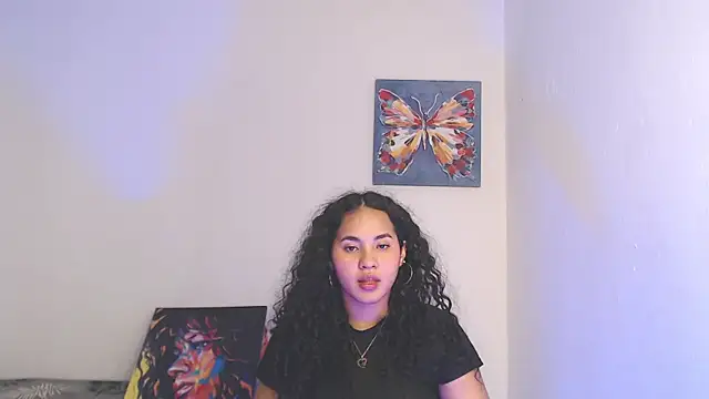 Snapshot of luciana_keating chatting on September 15, 2025, 4:07 pm luciana keating online show from September 15, 2025, 4:07 pm