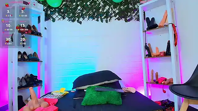 louise nails online show from April 1, 2026, 1:41 pm