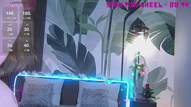 Snapshot of RubyValen chatting on January 14, 2025, 1:04 am RubyValen online show from January 14, 2025, 1:04 am
