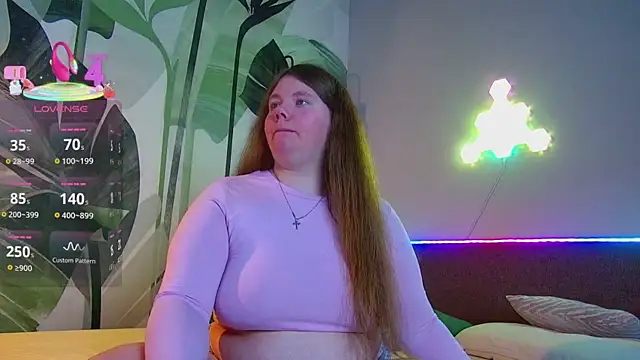 RubyValen online show from April 6, 2026, 1:36 am