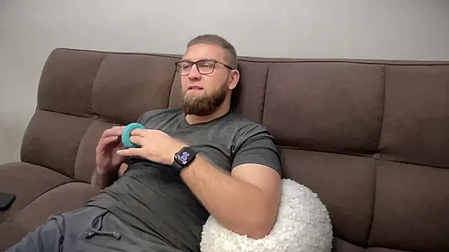 Bear bear  online show from December 28, 2024, 7:00 am