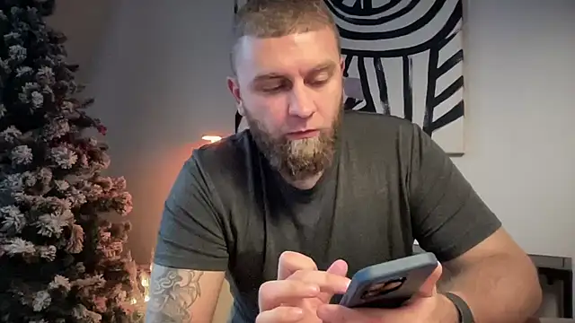 Bear bear  online show from December 29, 2024, 12:23 pm