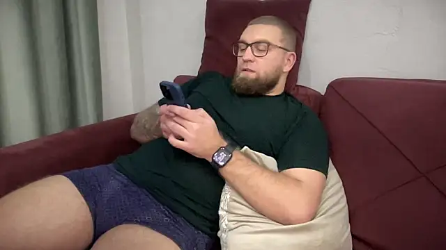 Bear bear  online show from February 7, 2025, 4:35 pm