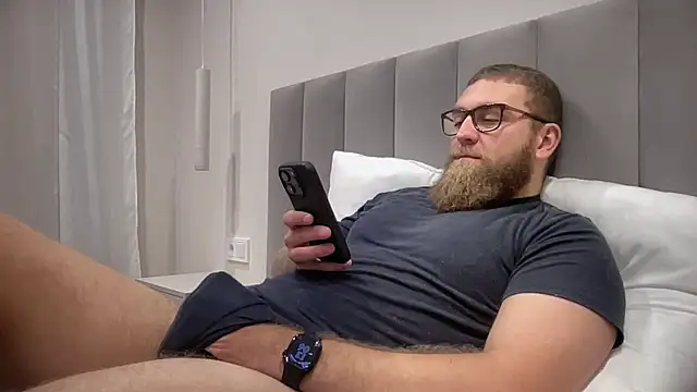 Bear bear  online show from November 1, 2025, 10:06 am