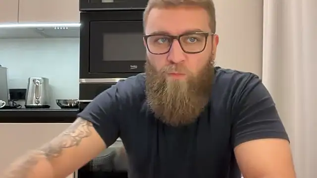 Bear bear  online show from November 25, 2025, 11:21 am