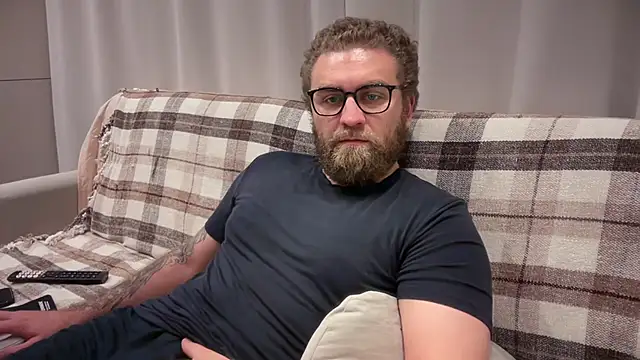 Bear bear  online show from May 11, 2026, 4:04 pm