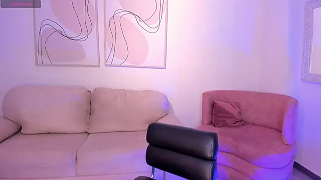 JuanitaClay online show from September 14, 2025, 11:31 am