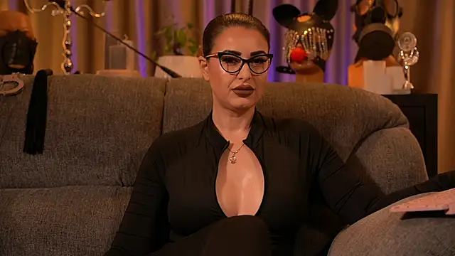 kelly kent online show from November 17, 2025, 12:49 am