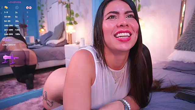 lara giraldo online show from January 12, 2025, 7:00 am