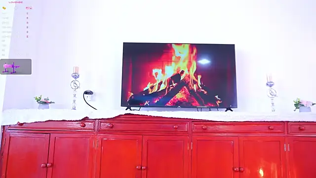 lara giraldo online show from September 28, 2025, 5:29 pm