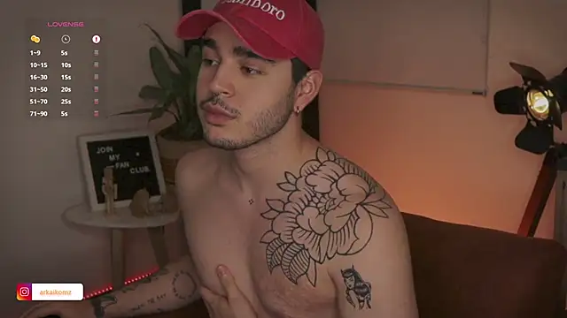 Snapshot of Arkaikomz chatting on March 22, 2025, 3:30 am Arkaikomz online show from March 22, 2025, 3:30 am