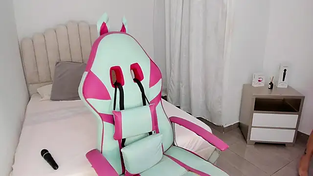 Snapshot of sofia_henaok chatting on February 7, 2025, 11:03 pm sofia henaok online show from February 7, 2025, 11:03 pm