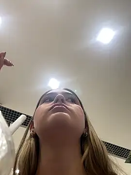 Snapshot of sofia_henaok chatting on March 13, 2025, 6:45 pm sofia henaok online show from March 13, 2025, 6:45 pm