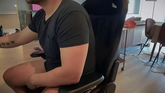 HungandThickLatin online show from March 2, 2025, 8:50 pm