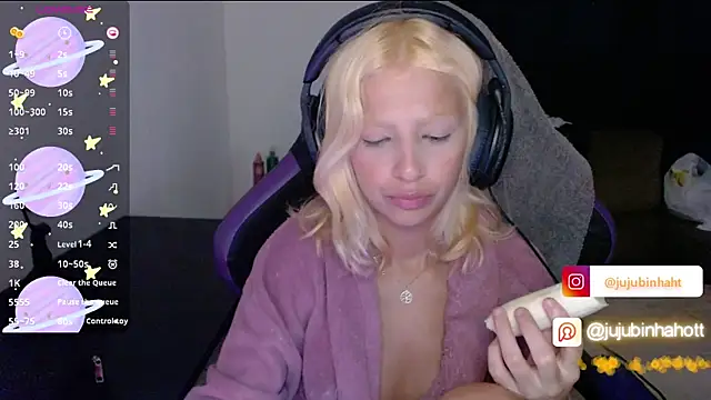 jujubinhahot online show from December 17, 2025, 8:09 am