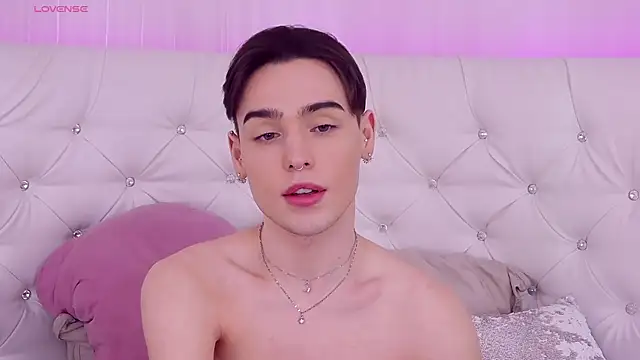 Snapshot of RobbyCharming chatting on January 31, 2025, 10:52 pm RobbyCharming online show from January 31, 2025, 10:52 pm