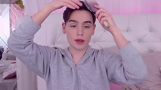 Snapshot of RobbyCharming chatting on February 3, 2025, 2:03 am RobbyCharming online show from February 3, 2025, 2:03 am