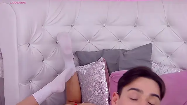 Snapshot of RobbyCharming chatting on March 21, 2025, 4:39 am RobbyCharming online show from March 21, 2025, 4:39 am