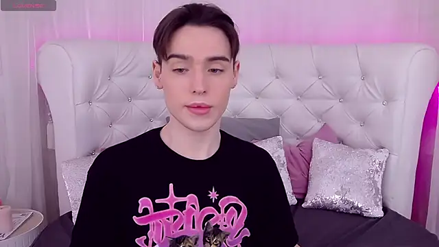 Snapshot of RobbyCharming chatting on March 22, 2025, 1:54 am RobbyCharming online show from March 22, 2025, 1:54 am