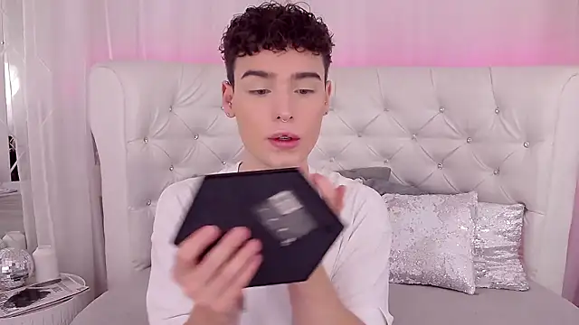 Snapshot of RobbyCharming chatting on September 11, 2025, 3:39 am RobbyCharming online show from September 11, 2025, 3:39 am